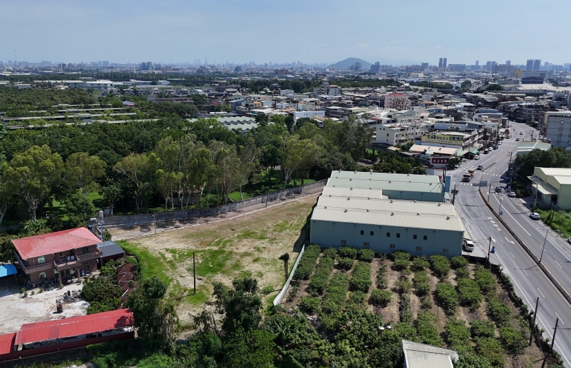 國10交流道分割農地