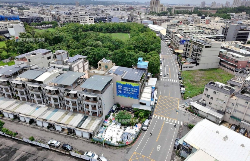 仁雄商圈三角窗建地