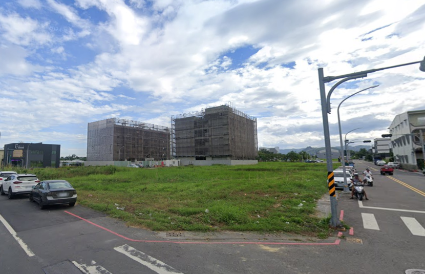 燕巢雙面路三角窗建地