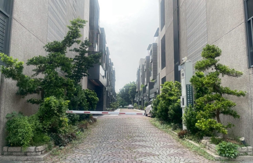 鳳山國中旁雙車庫大別墅