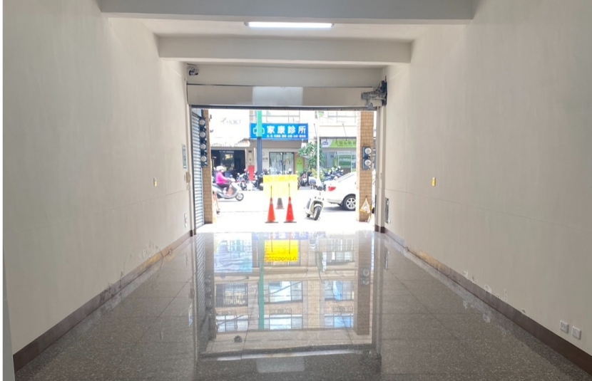 五甲三路透天店面