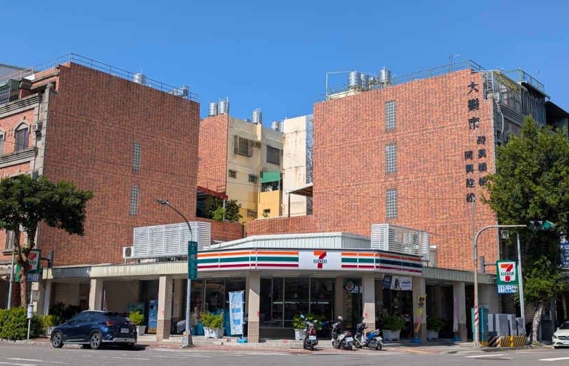 住四收租三角窗