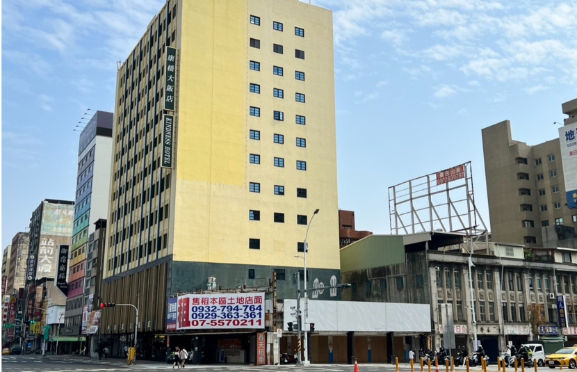 高雄車站站前三角窗金店