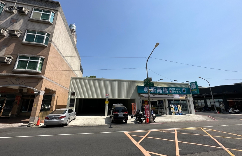 鳳甲路南三街三角窗