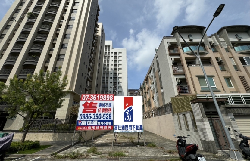 高雄大學-稀有方正建地2