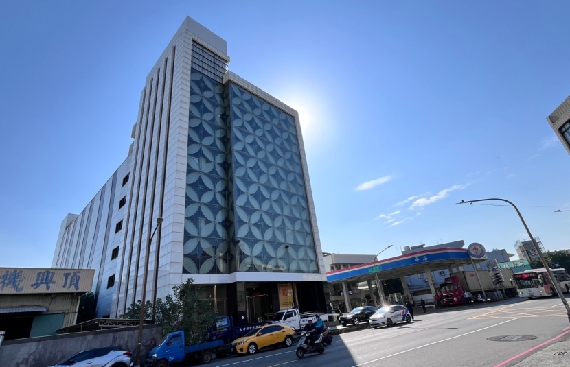 臨海路2280坪三角窗RC廠房