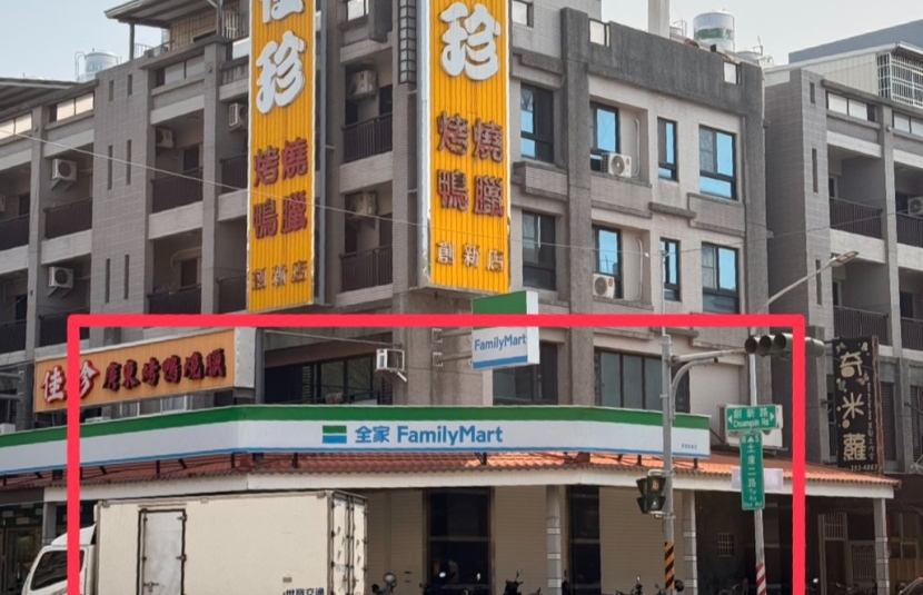 楠梓土庫三角窗店面