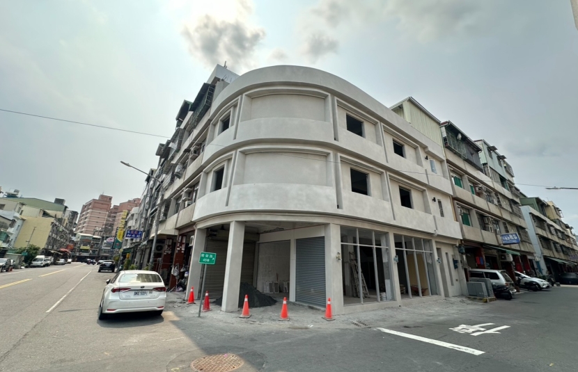 五甲商圈三角窗金店