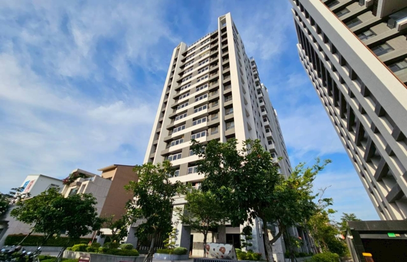 高雄大學採光2房平車(立揚park one)