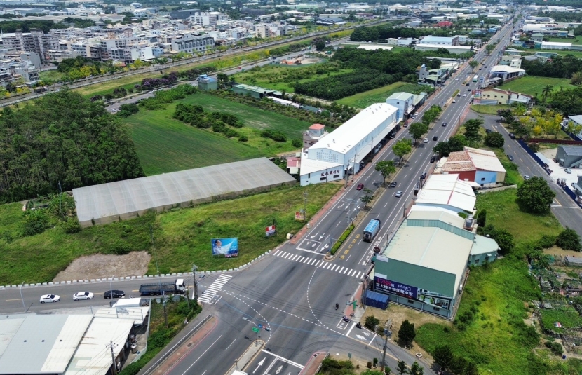 岡山20米路三角窗農地