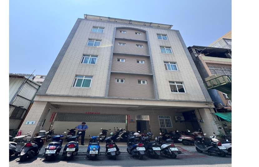 高雄火車站大面寬電梯收租金鑽