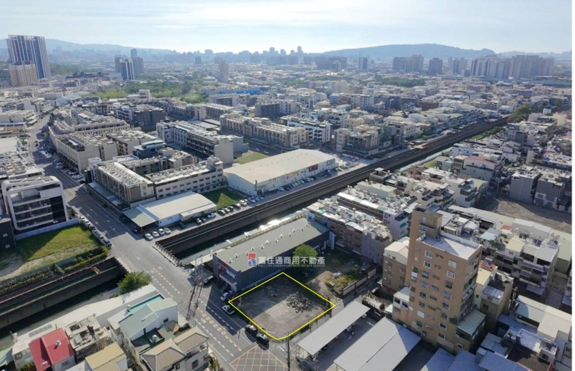 仁雄商圈三角窗建地