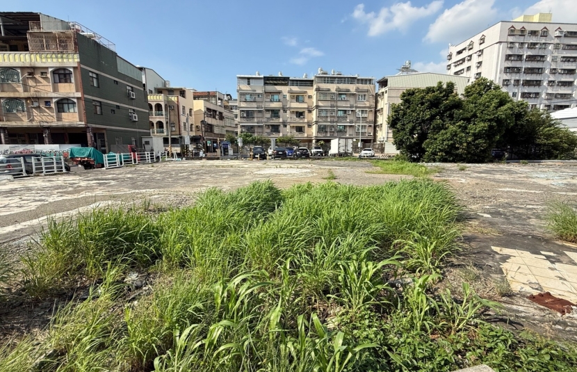 華鳳特區建地