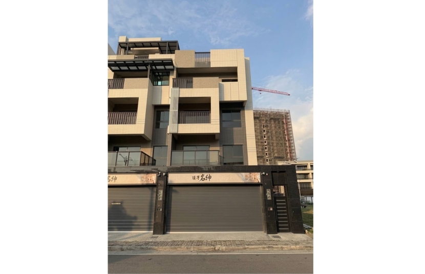 八德一路大面寬電梯店面